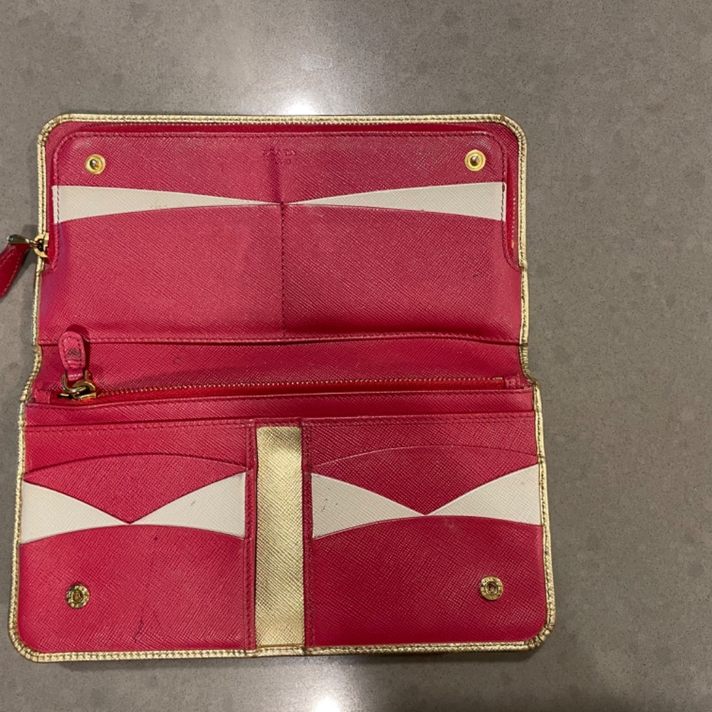 Prada Wallet - Picture 2 of 7